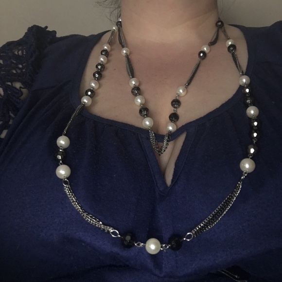 Long chain/bead necklace - Picture 1 of 3